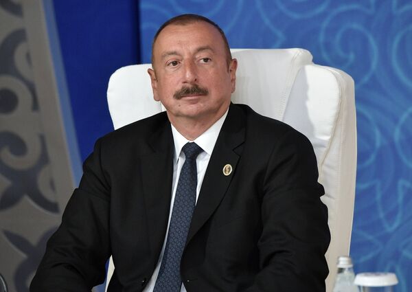 Президент РФ В. Путин принял участие в V Каспийском саммите в Актау, Алиев
