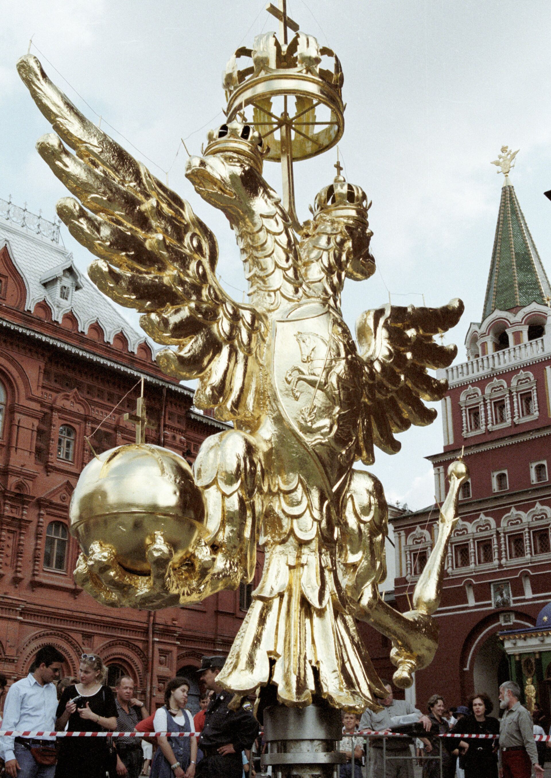 Статуя Двуглавого орла на территории Государственного исторического музея в Москве - РИА Новости, 1920, 30.10.2023