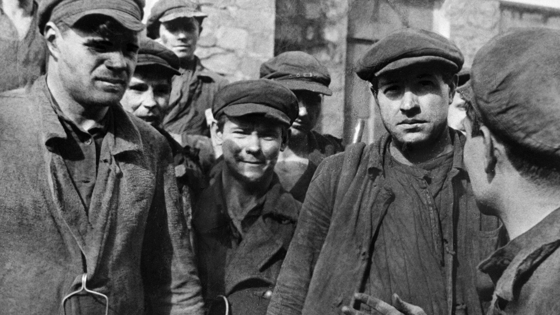 Никита Изотов (слева) Никита Изотов (слева) - РИА Новости, 1920, 09.11.2020