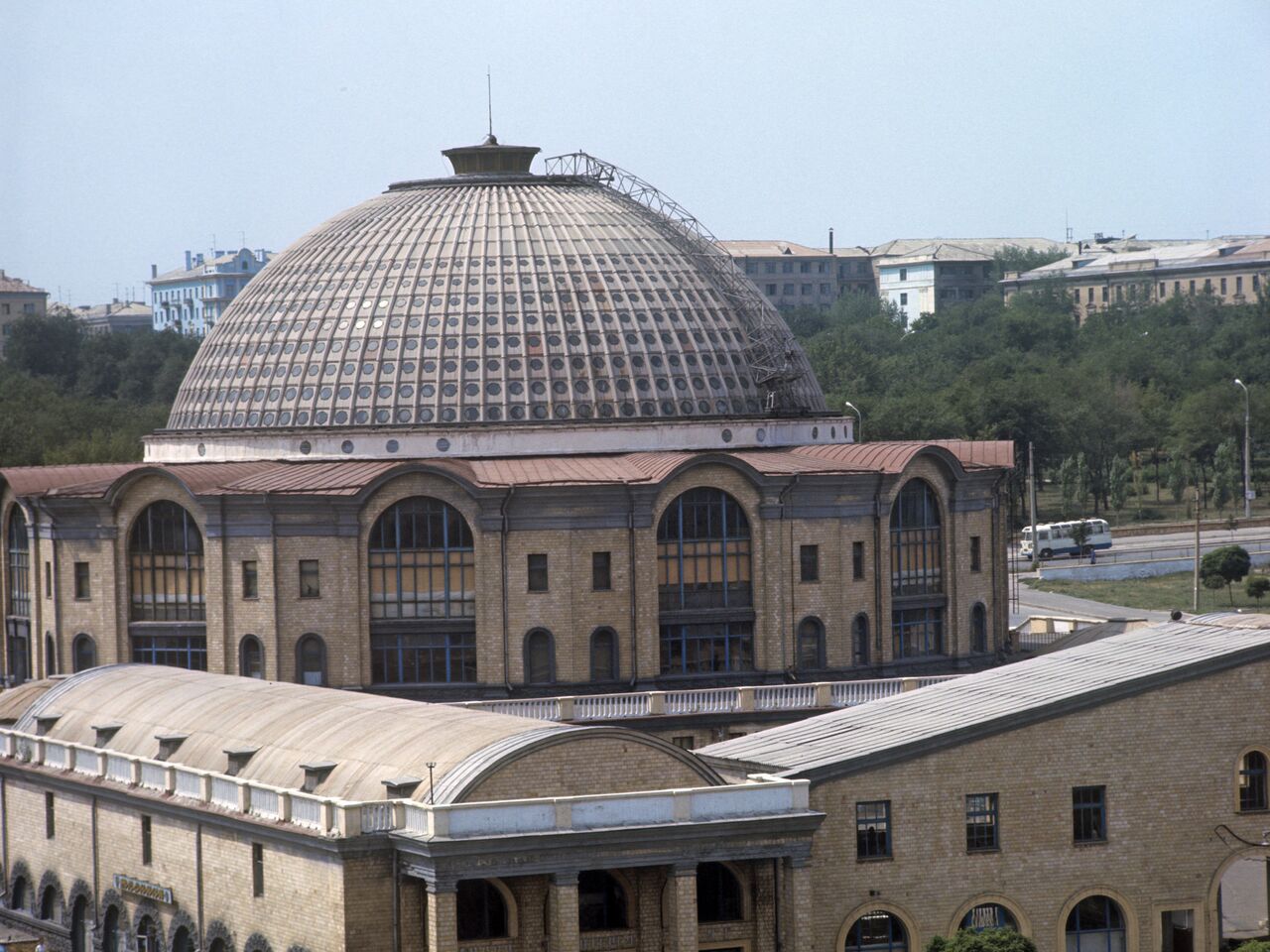 Чрево Донецка: рынок, который построил Сталин - 13.07.2022 Украина.ру