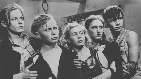 Молодогвардейцы настоящие и мнимые