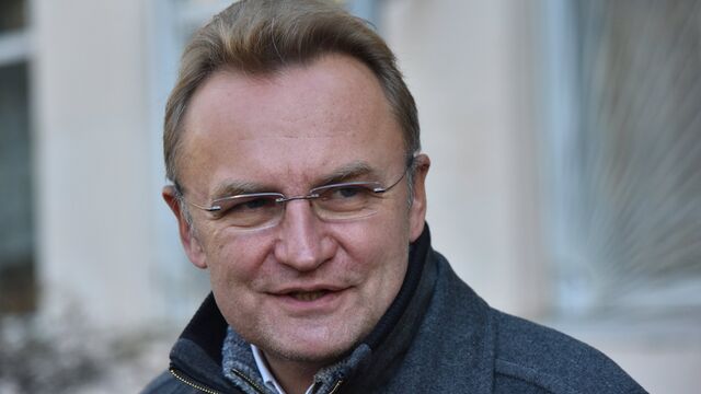 © РИА Новости . Стрингер / Второй тур региональных выборов на Украине Проклятия Садовому, обстрелы и налёты. Главное на 13:00 5 октября