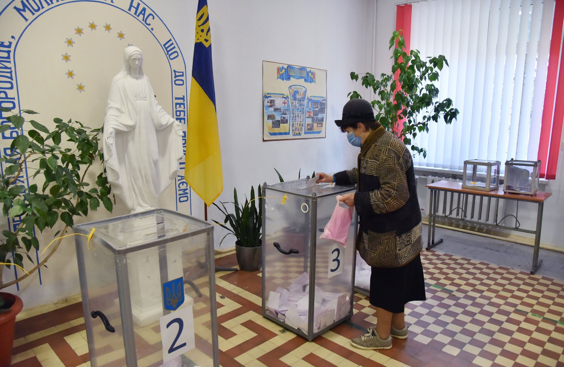 Второй тур региональных выборов на Украине - РИА Новости, 1920, 27.11.2020