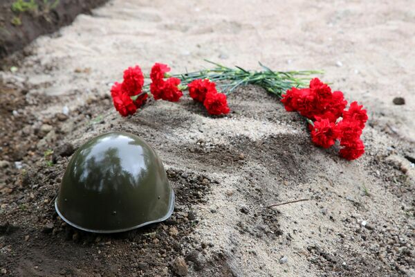 Церемония перезахоронения останков безымянного солдата, погибшего в годы ВОВ