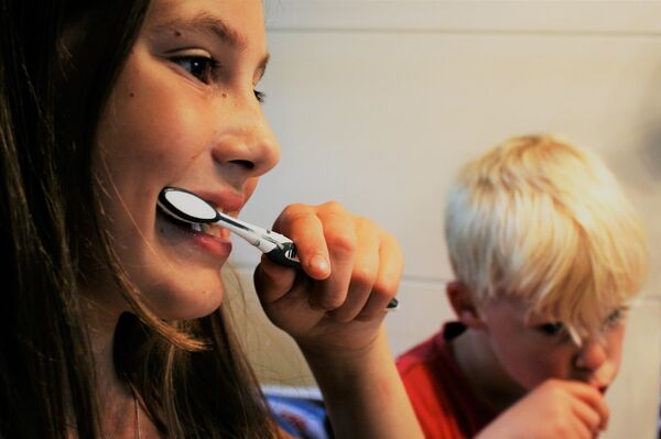 Зубы зубная щетка чистить