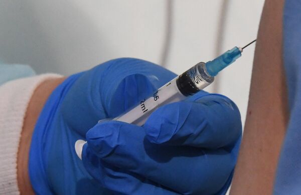 Вакцинация медиков от коронавируса во Владивостоке