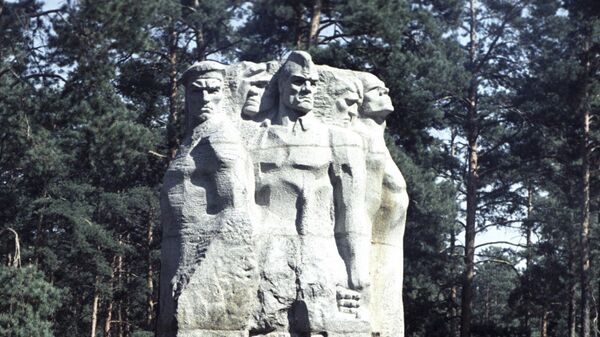 Памятник советским военнопленным Дарницкого лагеря 