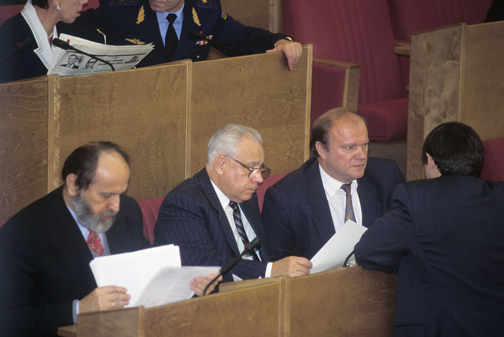 ГД РФ I созыва Юрий Власов, Анатолий Лукьянов и Геннадий Зюганов - РИА Новости, 1920, 29.11.2025