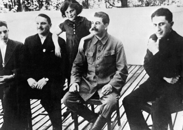 Сталин, его дети и Жданов