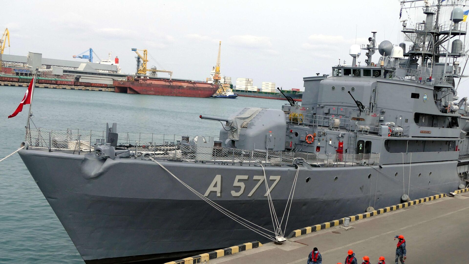 В порт Одессы вошли военные корабли НАТО - РИА Новости, 1920, 03.05.2021