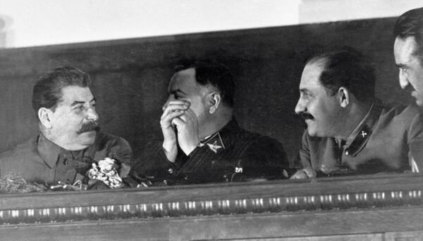 Иосиф Сталин, Климент Ворошилов, Лазарь Каганович Иосиф Сталин, Климент Ворошилов, Лазарь Каганович