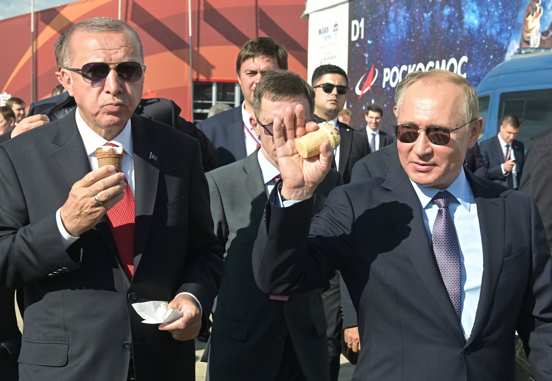 Президент РФ В. Путин и президент Турции Р. Т. Эрдоган посетили авиасалон МАКС 2019 - РИА Новости, 1920, 19.05.2021