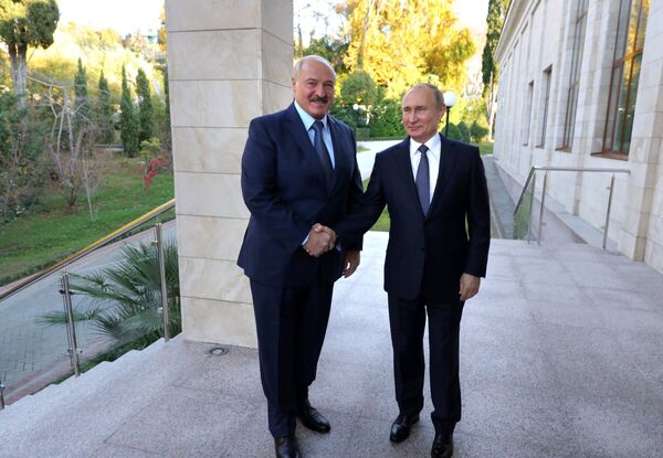 Президент РФ В. Путин провел переговоры с президентом Белоруссии А. Лукашенко в Сочи