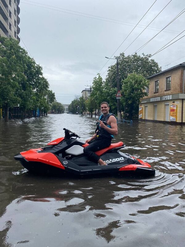 улицы в центре Житомира затопило после сильного ливня