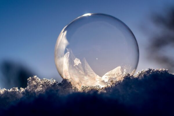 зима, мыльный пузырь