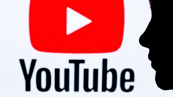 Логотип видеохостинга YouTube 