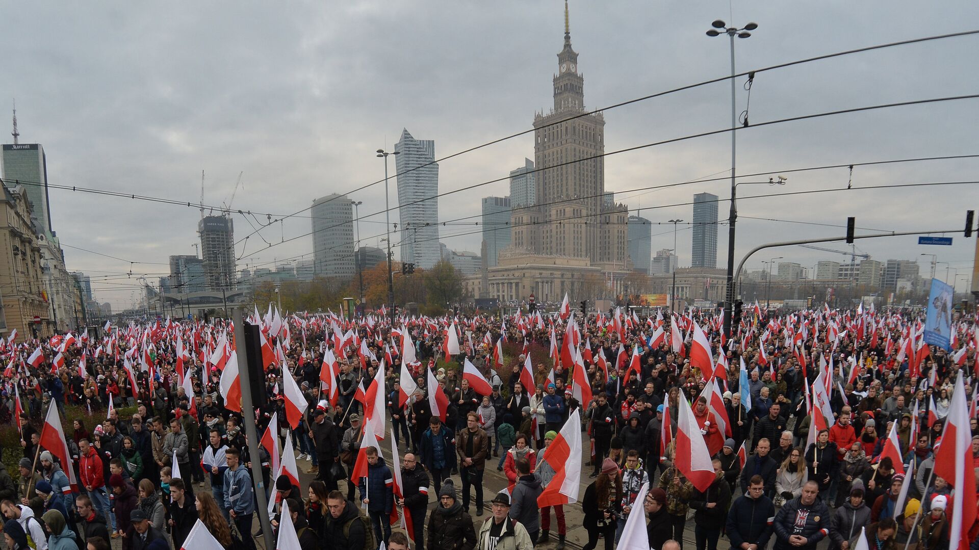 Марш в Варшаве в честь Дня независимости Польши - РИА Новости, 1920, 31.03.2022