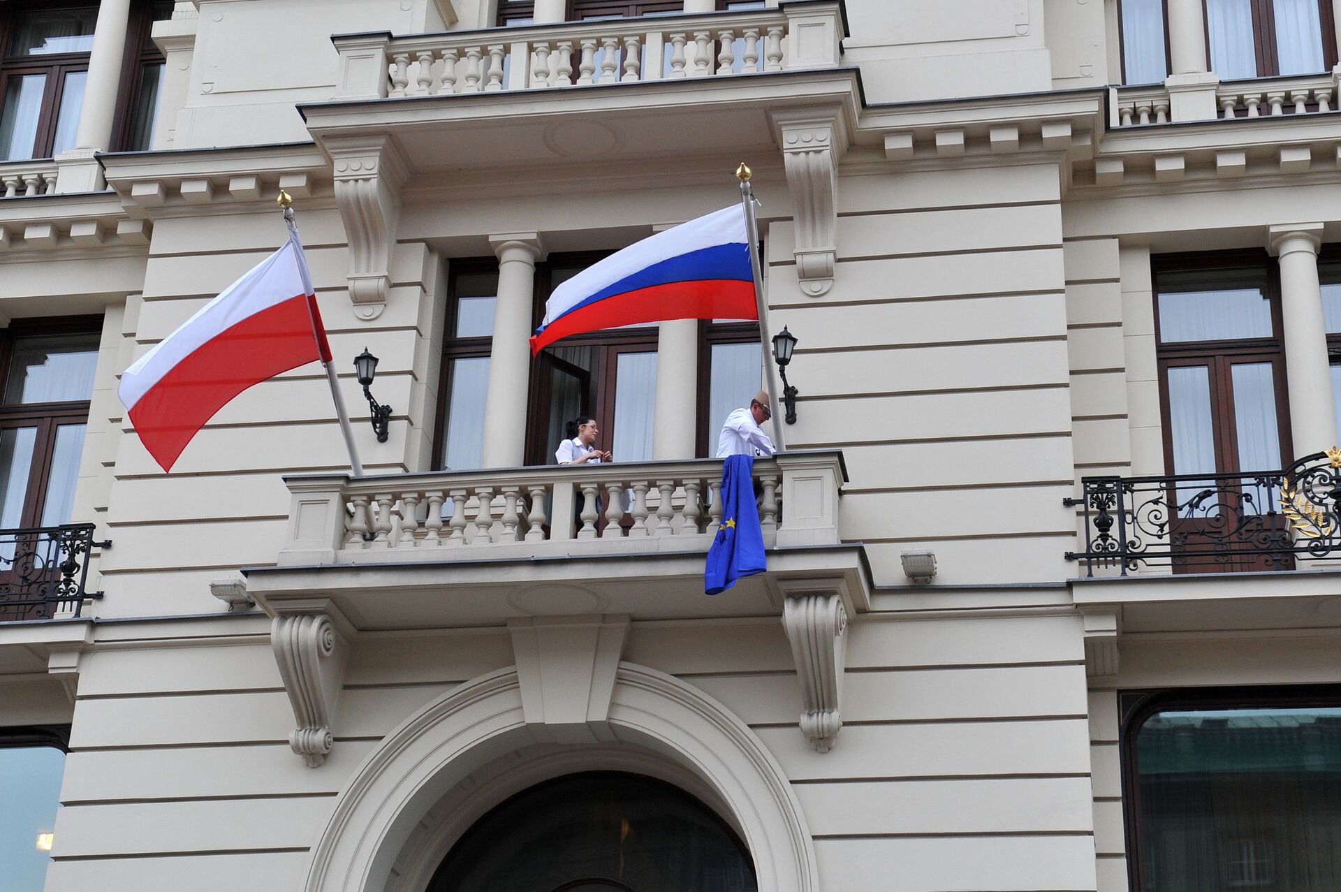 Прилет сборной России по футболу в Варшаву - РИА Новости, 1920, 04.03.2022