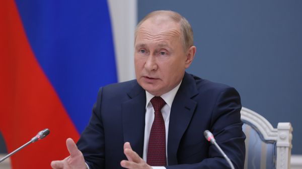 Президент РФ В. Путин принял участие в форуме Россия зовет!