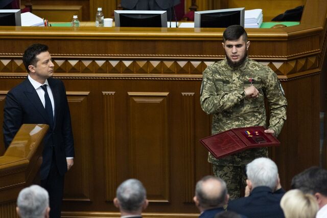 © Фото : пресс-служба президента Украины Путин заявил, что на Украине мы воюем с неонацистами. Объясняем, почему это так