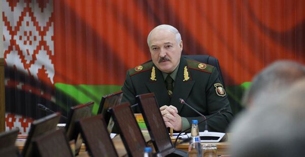 Александр Лукашенко военная безопасность форма