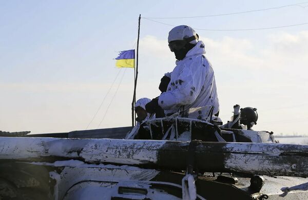 ВСУ украинские военнослужащие флаг украины оружие