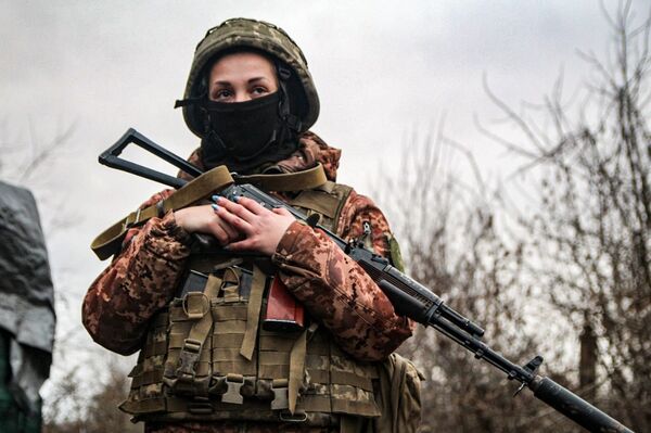 ВСУ женщины девушки военнослужащие Украина АТО ООС оружие