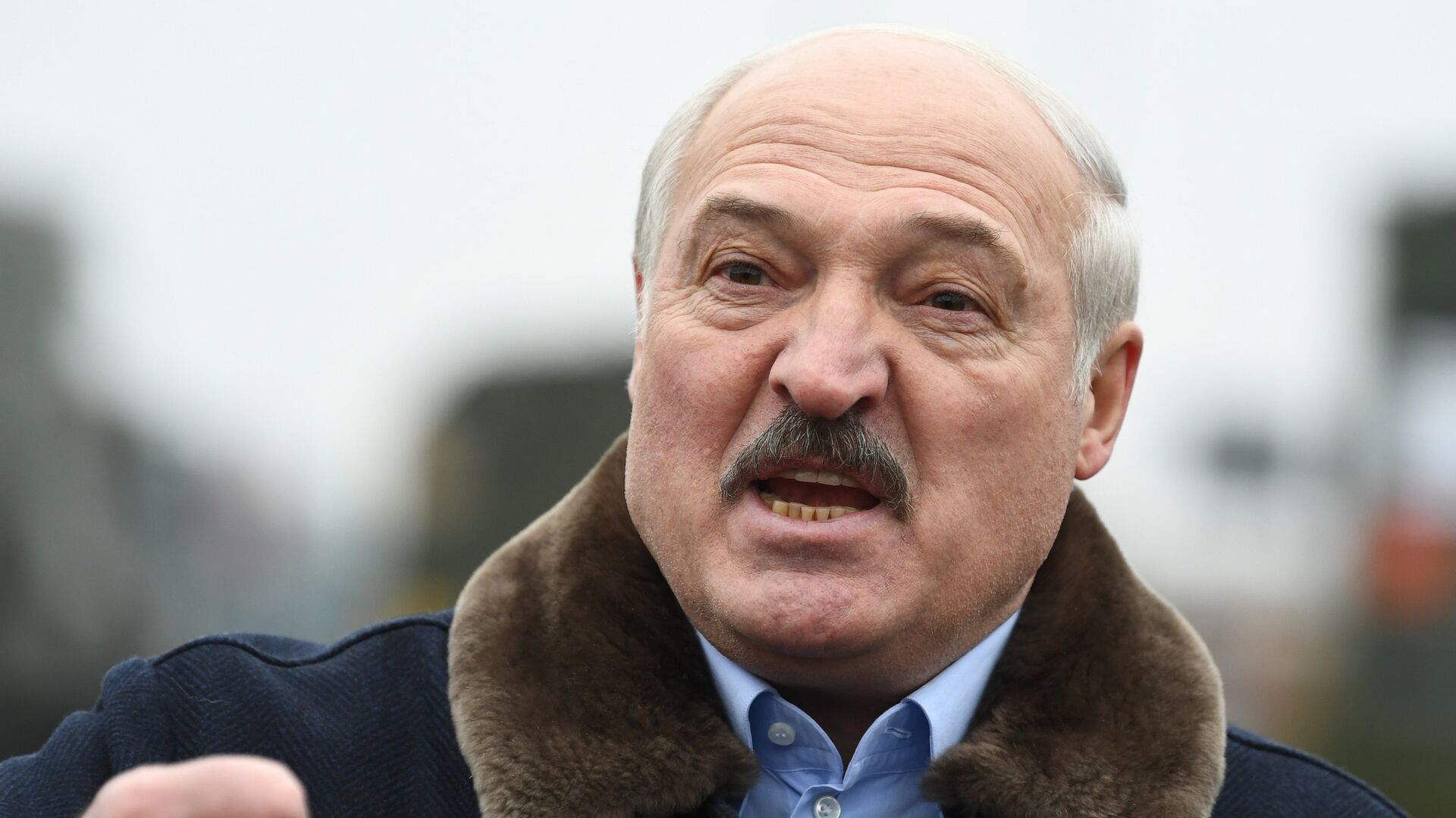 Президент Белоруссии А. Лукашенко посетил лагерь мигрантов на границе - РИА Новости, 1920, 21.01.2022