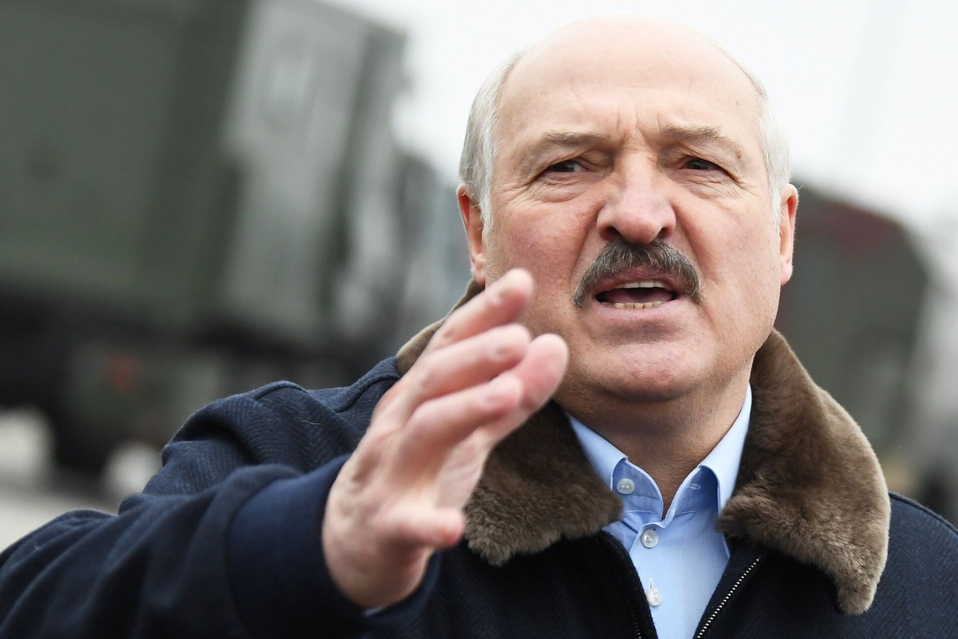 Президент Белоруссии А. Лукашенко посетил лагерь мигрантов на границе - РИА Новости, 1920, 07.04.2022