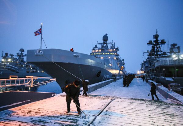 Большой десантный корабль Пётр Моргунов пришел в Североморск