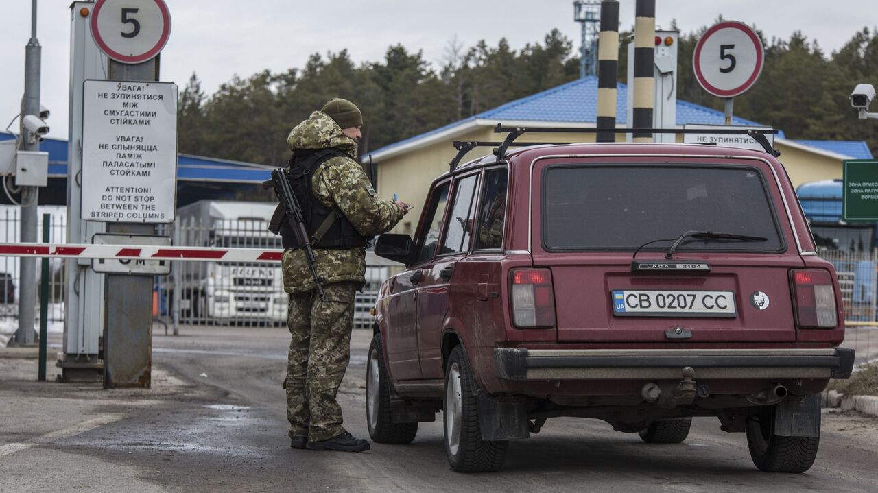 В Словакии неизвестные перекрыли КПП на границе с Украиной - 21.11.2023  Украина.ру