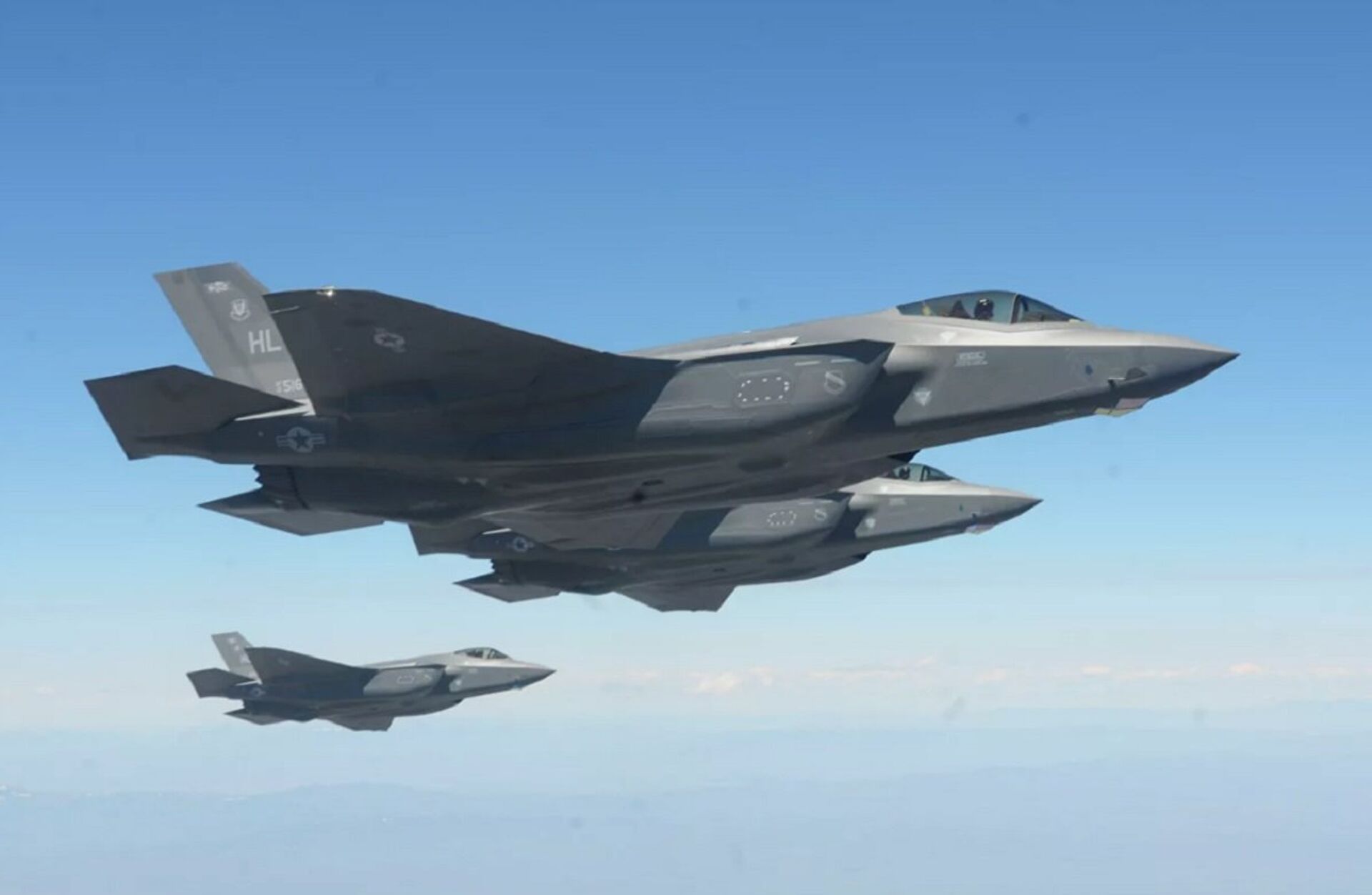 Истребители ВВС США F-35A Lightning II - РИА Новости, 1920, 04.10.2024