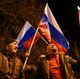 Жители Донецка и Луганска празднуют признание Россией ДНР и ЛНР Жители Донецка и Луганска празднуют признание Россией ДНР и ЛНР