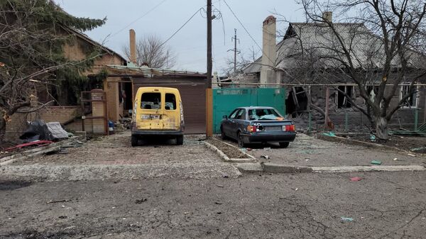 Обстрел Донецка ВСУ автомобиль разрушенный дом