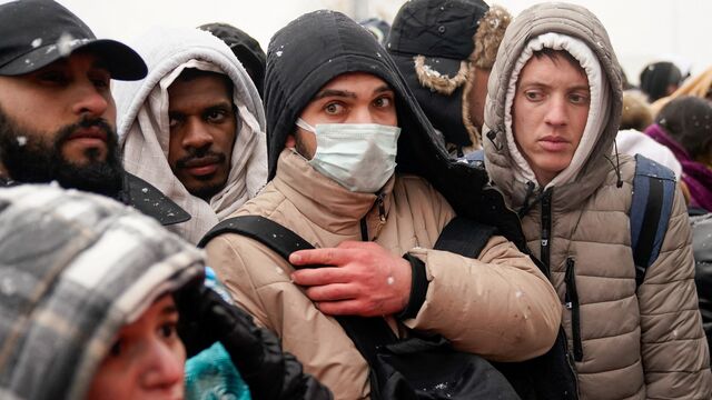 © REUTERS / Bryan Woolston / Украинские беженцы в Польше В Польше лишат украинских беженцев особого статуса. Об этом объявили накануне визита Зеленского