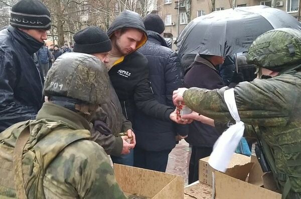 Из Крыма в украинский Мелитополь доставлено 110 тонн гуманитарной помощи населению