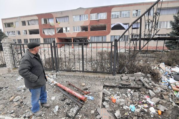 Жизнь в освобожденном поселке Сартана в ДНР