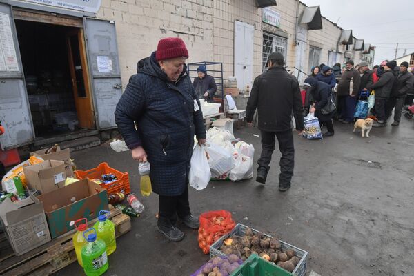 Жизнь в освобожденном поселке Сартана в ДНР