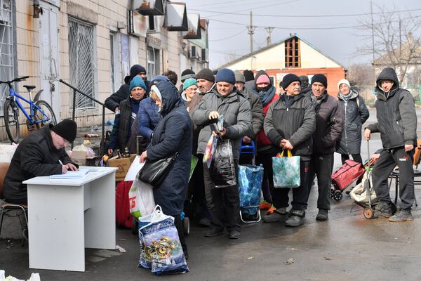 Жизнь в освобожденном поселке Сартана в ДНР