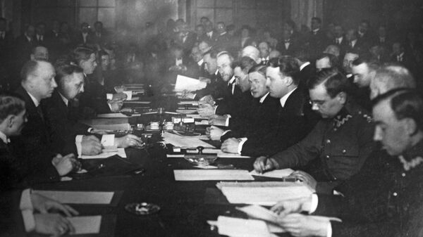 Подписание мирного договора между РСФСР и Польской республикой 18 марта 1921 года в Риге