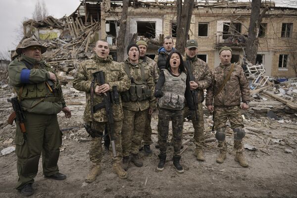 ВСУ поют гимн украинские военнослужащие Бородянка националисты