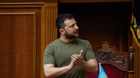 Зеленский аплодирует Борису Джонсону в Верховной раде Зеленский аплодирует Борису Джонсону в Верховной раде