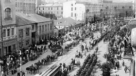 Польско-украинские войска вступают в Киев, 1920 год  