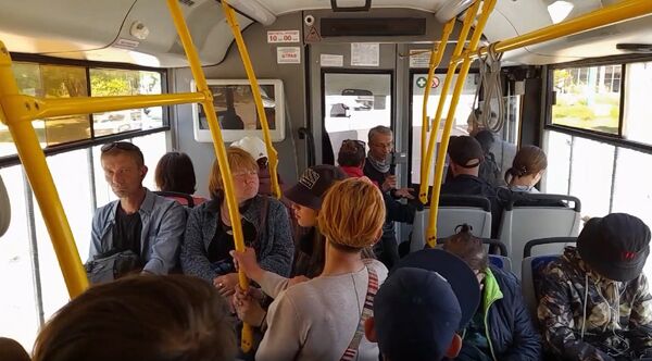 Мариуполь автобус транспорт пассажиры жители