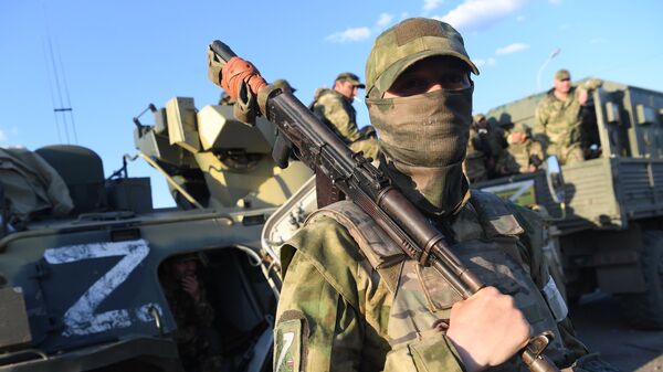 С Азовстали вывозят раненых украинских военных