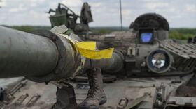Харьковская область подбитый украинский танк, ботинки всу оружие