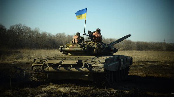 ВСУ танк флаг украинский военнослужащий оружие