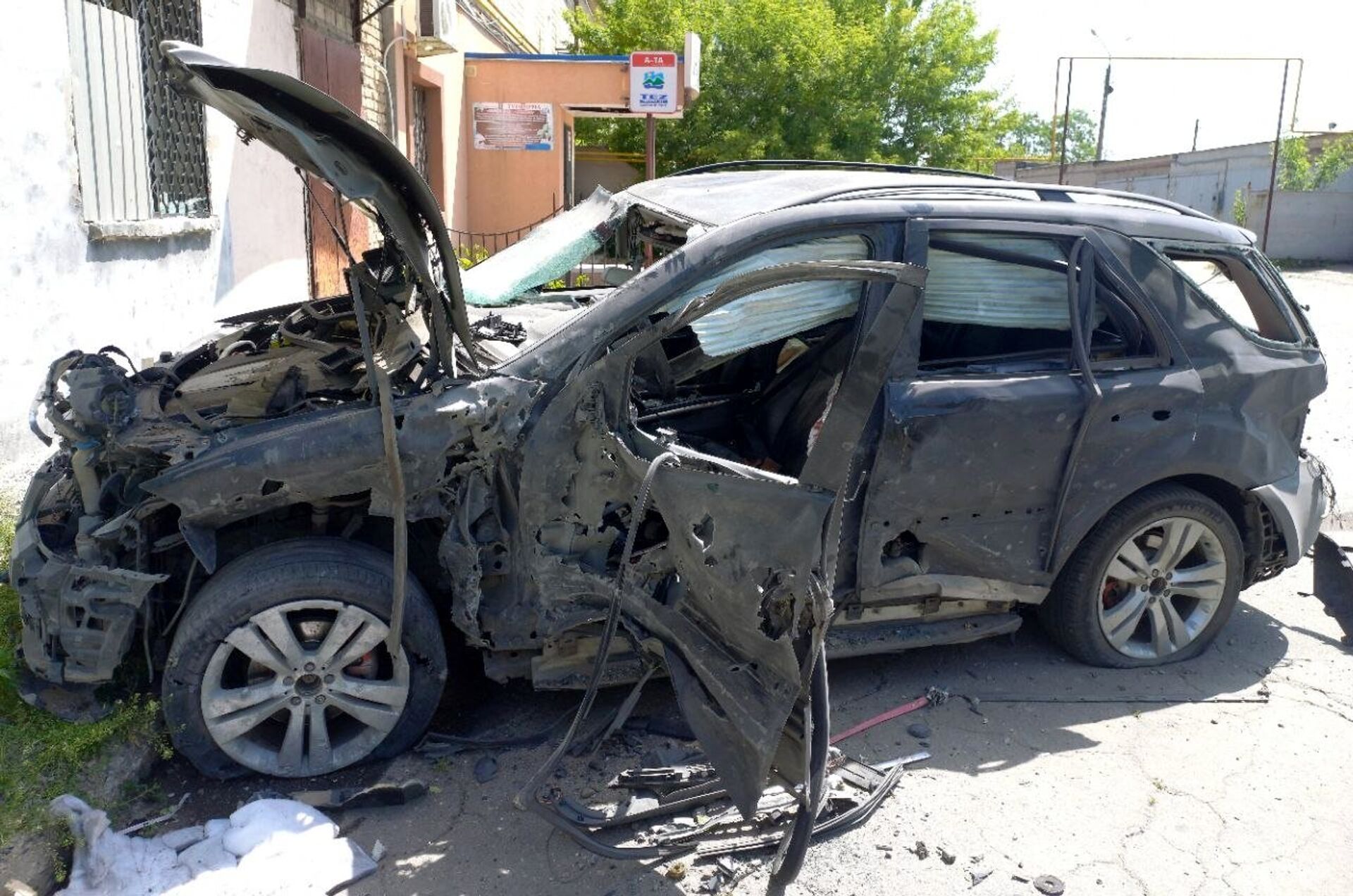 Автомобиль, развозивший гумпомощь, взорвался в центре Мелитополя - РИА Новости, 1920, 30.05.2022