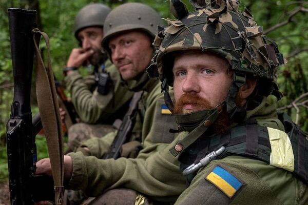 ВСУ военнослужащий украинский оружие окоп партизан