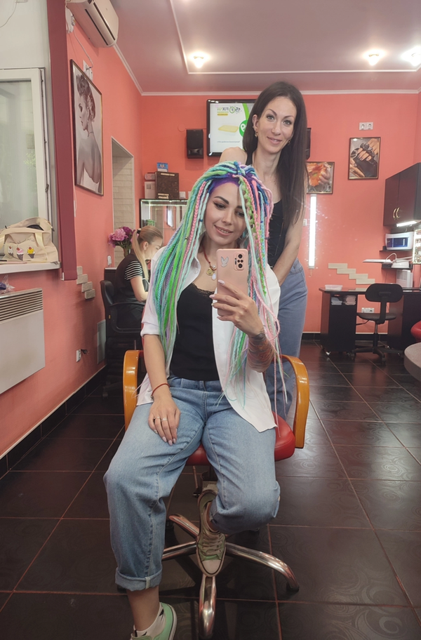 парикмахер-колорист Виктория Богданова из Макеевки